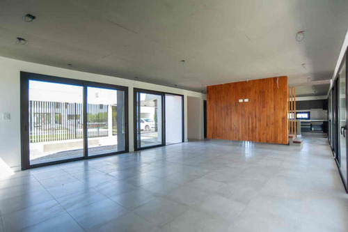 Imagen 2 de 30 de Casas En Venta En Venta-barrio Cerrado- City Bell