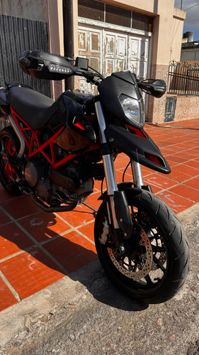 Hypermotard 796, Titular Vende Por Viaje
