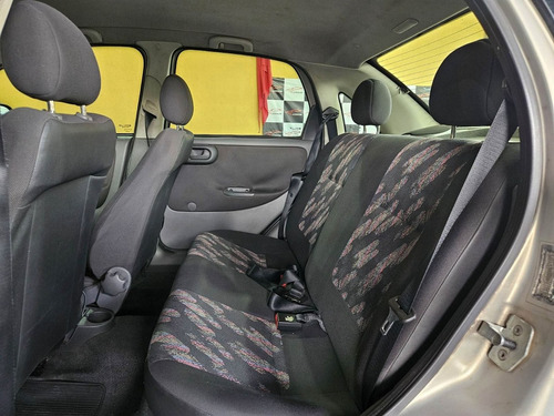 Chevrolet Corsa Sedan 1.8 MPFI MAXX SEDAN 8V