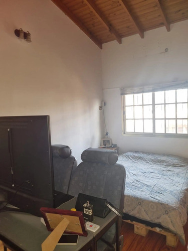Casa En Venta De 4 Dormitorios C/ Cochera En San Antonio De Padua En La La Mejor Ubicacion Quincho 3 Baños Quincho Galpon Lote Propio De 300 M2 No Es Apta Credito