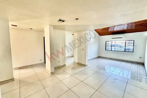 Renta Casa En Excelente Ubicación Jardines Del Lago, $ 14,500.00 Pesos Mensuales