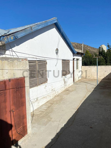 Casa Venta Comodoro Rivadavia . Barrio Saavedra A Refaccionar