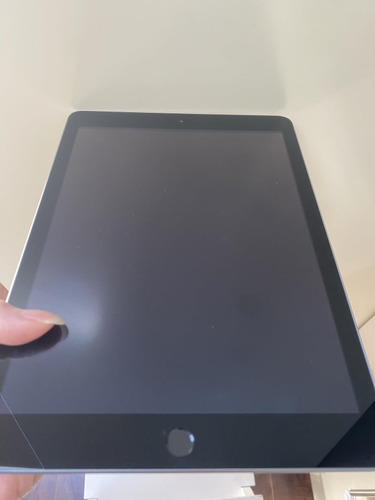 iPad New iPad 9.7 Con Funda Y Teclado Bluetooth 