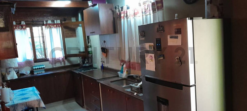 Casa A La Venta En Colastiné Norte, En Planta Baja Tenemos Pileta Y Baño De Servicio. Una Ga...