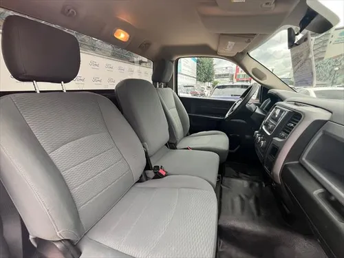 RAM Ram 1500 3.3 V6 XL Cab Regular 4x2 AT