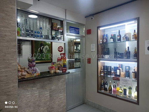 Juan Carlos González Renta House Carabobo Vende Fondo De Comercio Para La Compra Y Venta De Licores Nacionales E Importados Delicias Do Castelo Urb. Trigal Sur Mls #24-2696 Rah/jcg.