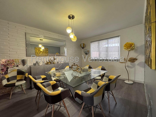 Elegante Casa Comoda Con Cocina Actualizada En Venta En El Marques Yf
