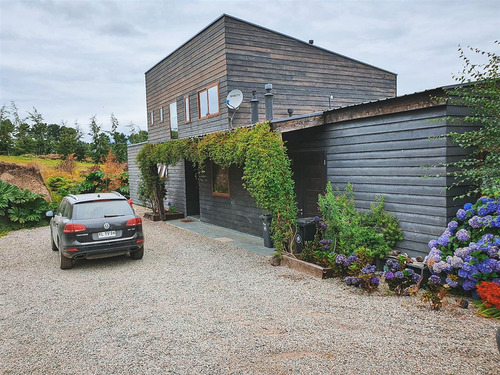 Casa En Venta De 4 Dorm. En Panguipulli