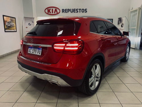 Imagen 3 de 12 de Mercedes Benz Gla 200 Urban