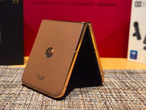 Motorola Razr 50 Ultra 256gb Color Moca Mousse En Caja Chocolate (Usado)