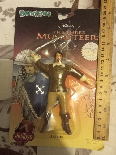 Figura De Acción Aramis De Los 3 Mosqueteros Disney Bendable (Usado)