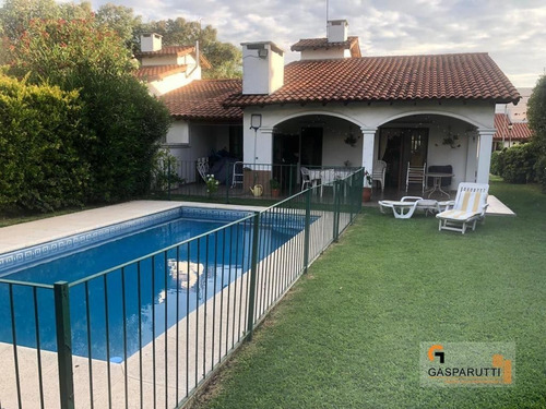 Imagen 4 de 23 de Casa En Venta En Aranjuez, 4 Ambientes Con Pileta!