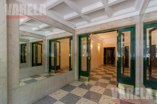 Reservada!!av. Córdoba 1350 Piso 4to. Al Frente 3 Ambientes.