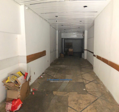 Excelente Local En Alquiler 18 De Julio Y Cuareim - 125m2