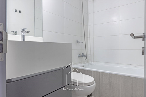 Oportunidad Departamento En Venta De 2 Dorm., En Ñuñoa