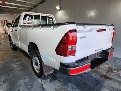 Imagen 7 de 11 de Toyota Hilux Cs Dx 4x2 2018 Sarthou
