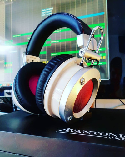 Auriculares Referencia Multimodo Avantone Con Vari-vo Color Crema