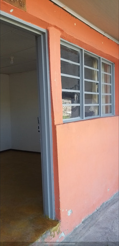 Vendo Casa Estrato 2, En Excelente Barrio En Manizales,