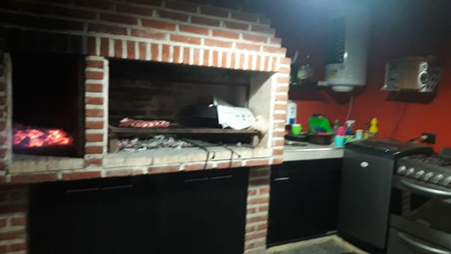 Casa En Venta - 2 Dormitorios 1 Baño - Cocheras - 465mts2 - Los Hornos, La Plata