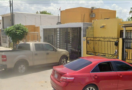 Sk14-casa En Remate Bancario En Los Toboganes, 88177 Nuevo Laredo, Tamps.