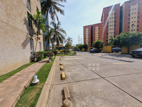 En Alquiler Acogedor Apartamento En Conjunto Residencial Las Buganvillas Lecheria
