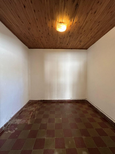 Casa En Alquiler En 20 De Junio N°29, Belen De Escobar
