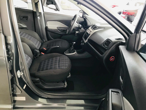 Imagem 7 de 13 de Chevrolet Cobalt 2018 1.4 Lt 4p