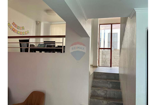 Venta Amplia Casa Sector Sur 5d 3b 2e