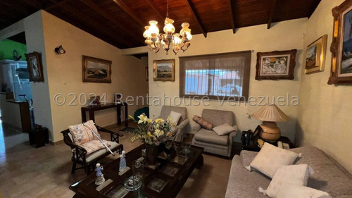  *jl/ Hermosa Casa Con Amplio Terreno En  Venta En  Villas Tabure Cabudare  Lara, Venezuela. 4 Dormitorios  4 Baños  345 M² 