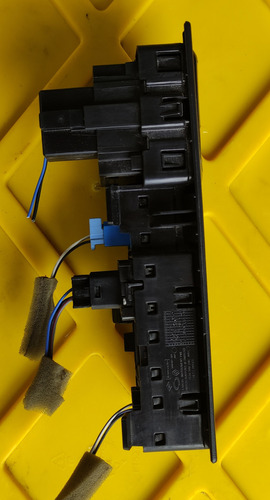 Control Botones Tapa Gas, Cajuela Renault Fluence 2017 (Usado)