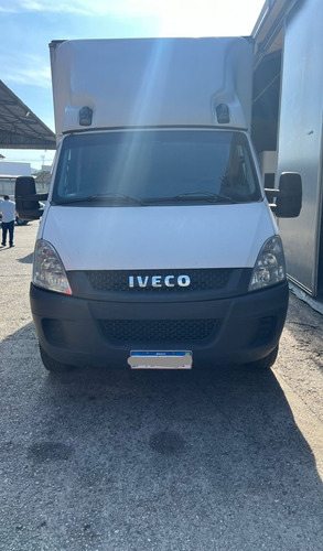 Iveco Daily 35s14 Com Plataforma Hidráulica