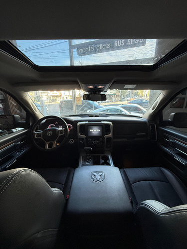 Dodge Ram 1500 Laramie 5.7 V8