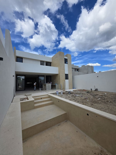 Casa En Venta Ubicada En Moravia Temozón Norte, Entrega Inmediata