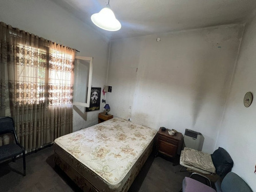 Imagen 11 de 14 de Casa En Esquina A Refaccionar En Muy Buena Zona