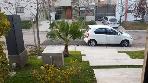 Imagen 2 de 18 de Toyota Etios 2015 1.5 Sedan Xls