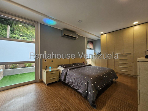 LG Vendo Hermosa Casa De Revista En La Urb. Lomas De Chuao, Con Planta Eléctrica