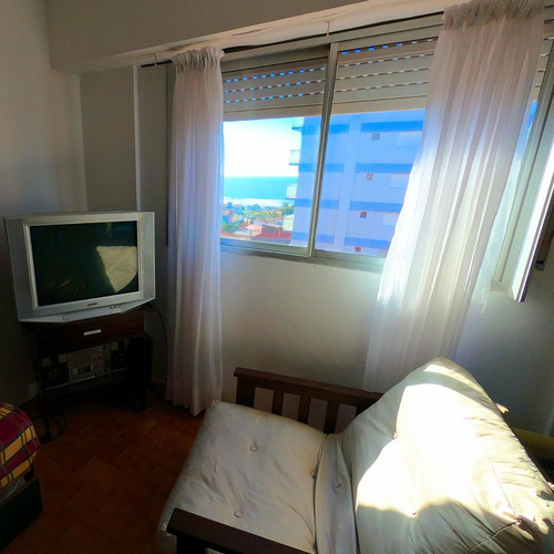 Imagen 5 de 9 de Departamento 2 Ambientes, Luminoso, Centrico. Llamame Y Lo Visitamos Hoy!