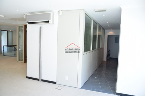 Amplio Local Comercial Sobre Av Roosevelt- Ref: 5374