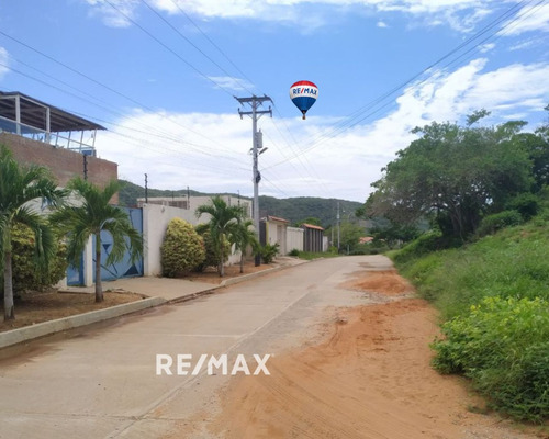 Re/max 2mil Vende, Terreno Con Bienhechuría, Guatamare, Arismendi, Isla De Margarita.