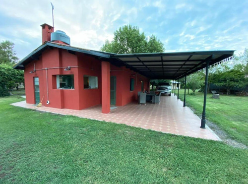 Casa En Venta - 5 Dormitorios 3 Baños - 38ha Totales - Campo Funke