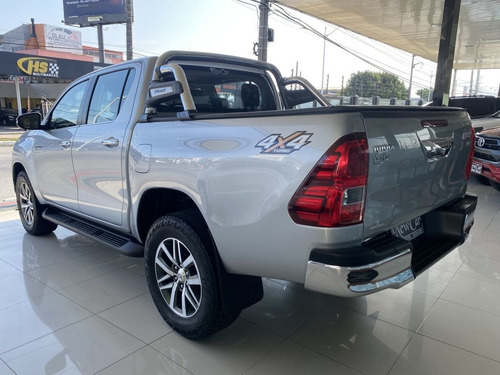 Imagem 4 de 13 de Hilux Cd Srx 4x4 2.8 Tdi 16v Diesel Aut.