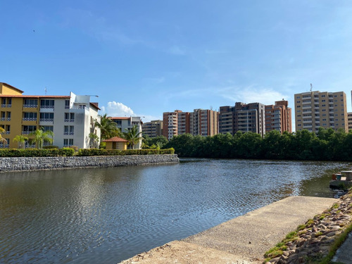 Apartamento Con Vista Al Canal En El Complejo Turístico Para Remodela Rresidencias Morro Humboldt