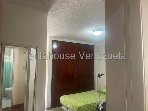 Comodo Apartamento En Los Dos Caminos Yb 25-19853