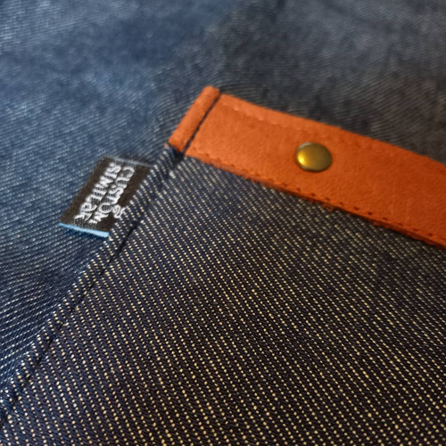 Imagen 4 de 6 de Delantal Jean Cuero 100% Natural Bolsillo Mosqueton Premium