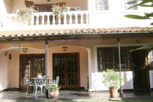 Impecable Casa Con Excelentes Detalles