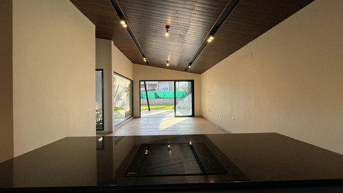Casa En Barrio Santa Barbara