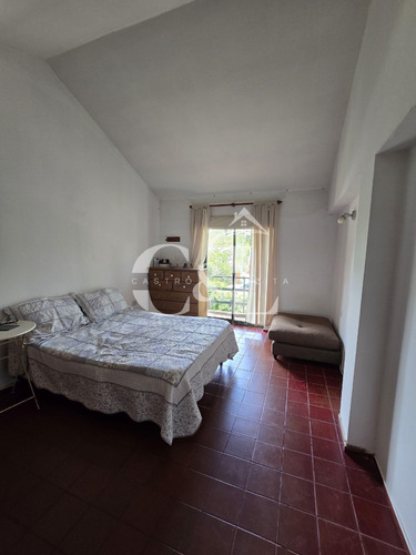 Casa Esquina De 3 Dormitorios Con Pileta Frente Al Rio En Playas De Oro, Villa Carlos Paz