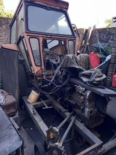Se Vende Tractor A Rearmar O Para Repuesto.