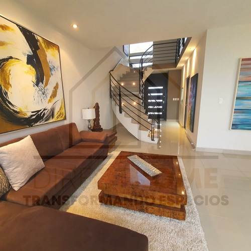 Imagen 10 de 14 de Residencia Contemporanea Con Acabados De Lujo