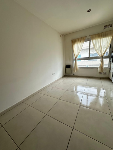 Departamento En Venta En Pleno Centro De Marcos Paz
